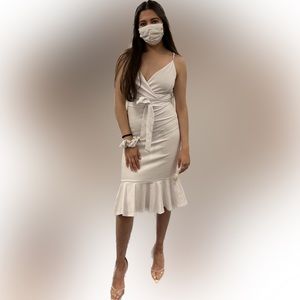 Medium fitted white dress with skirt